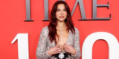 Дуа Ліпа в шикарній сукні Chanel вийшла на червону доріжку Time 100 у Нью-Йорку (фото)