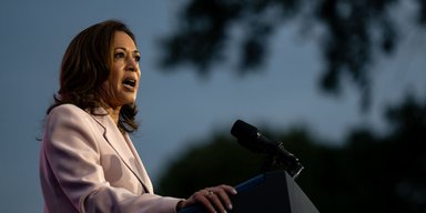 Трамп обвинил Харрис в использовании цвета кожи ради голосов избирателей: она отреагировала