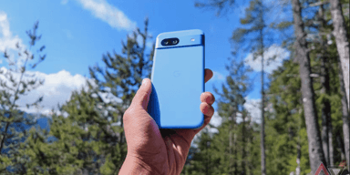 Лучшие компактные смартфоны в 2024 году: обзор моделей Samsung, Google, Motorola (видео)