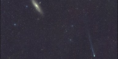Унікальні кадри. Комета Диявола пролетіла повз галактику Андромеди на шляху до Землі (відео)