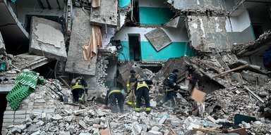 Удар по Глухову: возросло количество погибших, под завалами еще находятся люди (фото)