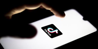 TikTok возобновил работу в США: что будет дальше и все ли поддерживают решение Трампа