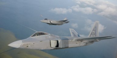 Учиться на ошибках с F-22: почему США нельзя сокращать закупки F-35