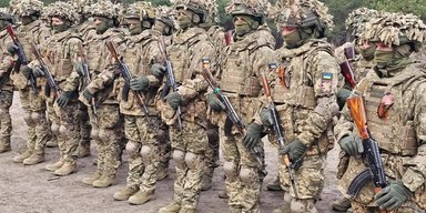 Доплата военнослужащим ВСУ: кто может рассчитывать на "боевые" и как оформить выплату
