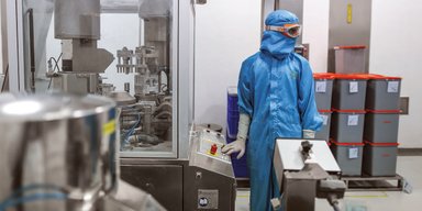 Жизнь втридорога. Почему в Украине процветают дефицит и контрабанда лекарств