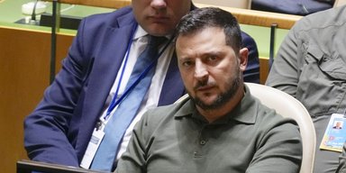 "Запаси РФ здаються нескінченними": США та ЄС почали обговорювати з Україною мирні перемовини, — NBC
