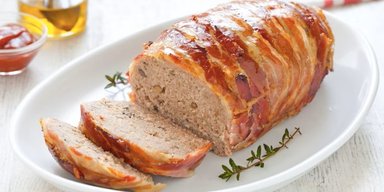 Рецепт на праздники и не только: как приготовить запеченный мясной рулет