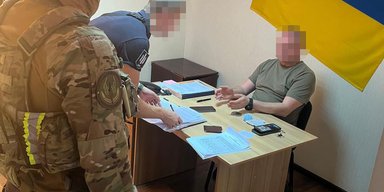 Получил почти 1 млн гривен доплат: ГБР разоблачило донецкого военкома на обогащении (видео)