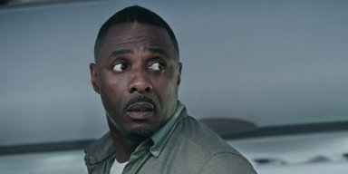 Для тех, кто скучал по "Лютеру". Обзор сериала "Захваченный рейс"