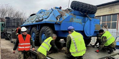 Из металлолома в боевую машину: в Украине модернизируют болгарские БТР-60 (фото)