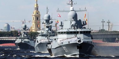 Росія провела морський парад до дня ВМФ без пошкоджених кораблів: скільки суден взяли участь