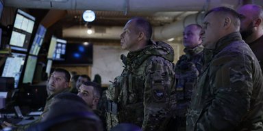 Спланировал сценарий отпора: Сырский побывал под Бахмутом и принял ряд решений (фото)