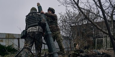 ВС РФ пытались прорваться колонной техники в районе Часового Яра: ВСУ дали бой (видео)