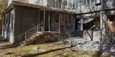 ВС РФ нанесли артиллерийский удар по детской больнице в Херсоне: много пострадавших (видео)