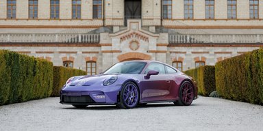 Дерево життя: Porsche випустила екстравагантний спорткар спеціально для Молдови (фото)
