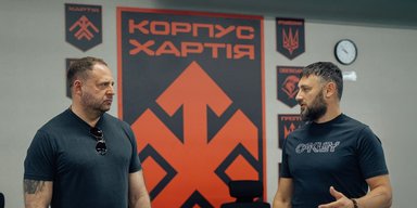 Сравнил Ермака с Медведчуком: Жадан раскритиковал "Хартию" за участие в программе "Адвокат+"