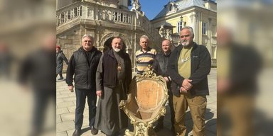 Военные ВСУ вернули из Курской области кресло митрополита Шептицкого: его украл епископ РПЦ (фото)