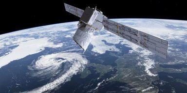 Непередбачувана подія: супутники падають на Землю, вчені розповіли чому