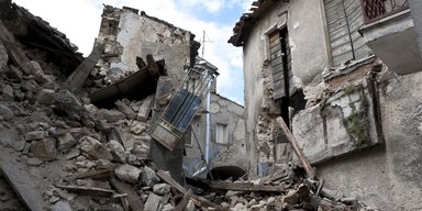 В Турции застройщика посадили на 865 лет, потому что его здание не выдержало землетрясения