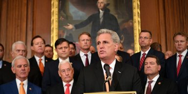 Конгрес США згадав про Україну. Чому терміново повернулися з відпустки американські обранці