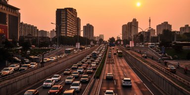Не только выхлопные газы: автомобили загрязняют воду опасными для человека частицами