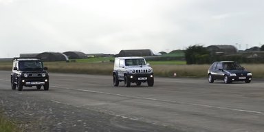 Тюнингованный Suzuki Jimny сравнили с культовым французским хэтчбеком на прямой (видео)