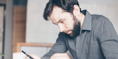 Перевірте свій смартфон: стали відомі три правильні ознаки, що вас "зламали"