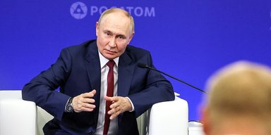 РФ пытается завершить войну, начатую "против народа Донбасса", — Путин