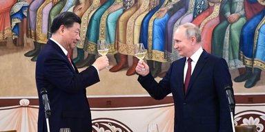 Атака США на Іран ще більше зміцнить відносини Росії та Китаю, — Bloomberg