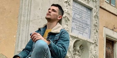 "Влетел на деньги": машину известного блогера повредили неизвестные (фото)