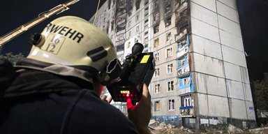 РФ ударила по Харькову "шахедами": дрон попал в медицинское учреждение с людьми, что известно