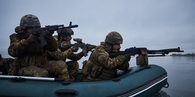 Рятує "артилерійська парасолька", але снарядів вже не вистачає, — Євген Дикий про Кринки