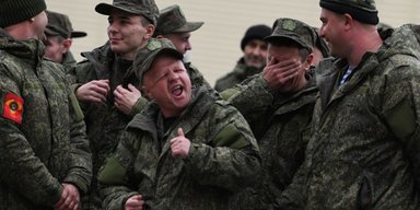 У РФ багато "зеків" та "штрафників": експерт про "м'ясні атаки" для Путіна і зимову кампанію (відео)