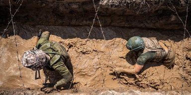 Спалені танки, штурми в напрямку Дніпра і успіх на Сумщині: де просунулись ЗС РФ (карти)