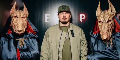 Лидер группы "ТНМК" оказался в эпицентре ракетного обстрела (видео)