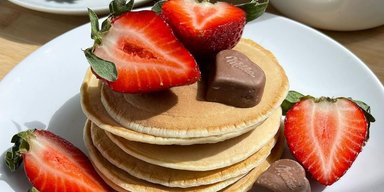 Вкусный завтрак: как приготовить панкейки без молока