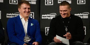 "Це була неймовірна подорож": Усик розстався з промоутером через 12 років (фото)