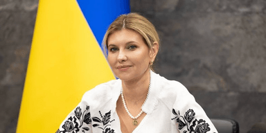 Елена Зеленская в вышиванке с черными цветами обратилась к украинцам (фото)