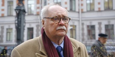 Призвал сбросить "ядерку" на Украину: СБУ объявила о подозрении режиссеру "Улицы разбитых фонарей"