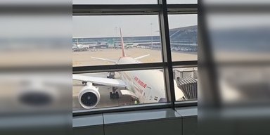 "Нічого не працювало": пасажир Air India показав кадри з попереднього рейсу AI-171 (відео)