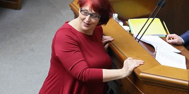Депутаты-шоумены. Почему украинским политикам не страшны скандалы
