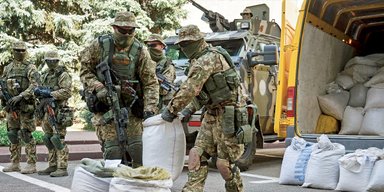Дельцы каменного века. Кто победит в "янтарной войне" в Украине