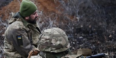 "Дуже важка позиція": генерал розповів, чи потрібно ЗСУ утримувати плацдарм у Кринках