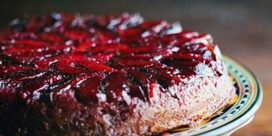 Невероятно вкусная выпечка к чаю: рецепт пирога со сливами