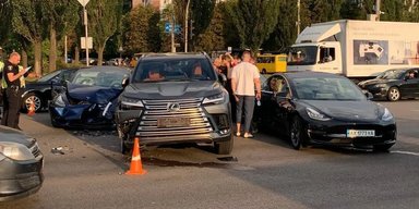 ДТП на $200 тисяч: блогерка Даша Квіткова потрапила в масштабну аварію в Києві, — соцмережі (фото)