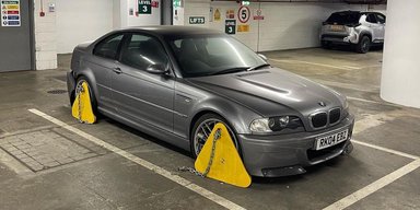 Рідкісний спорткар BMW M3 CSL майже 20 років простояв на парковці (фото)