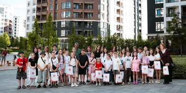 Відмінник Синергії: як забудовник підтримує дітей, які щодня обирають знання