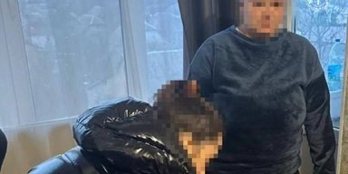Обещала вернуть домой: на Киевщине женщина выманила 1 млн грн у жены пленного "азовца"