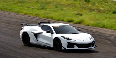 670 сил и 2,6 с до сотни: в Украине появился новый Chevrolet Corvette за $120 000 (фото)
