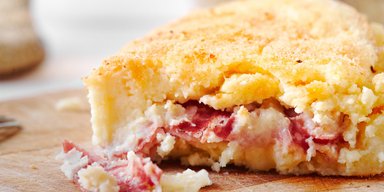 Сытно и вкусно: запеченный пирог из картофеля